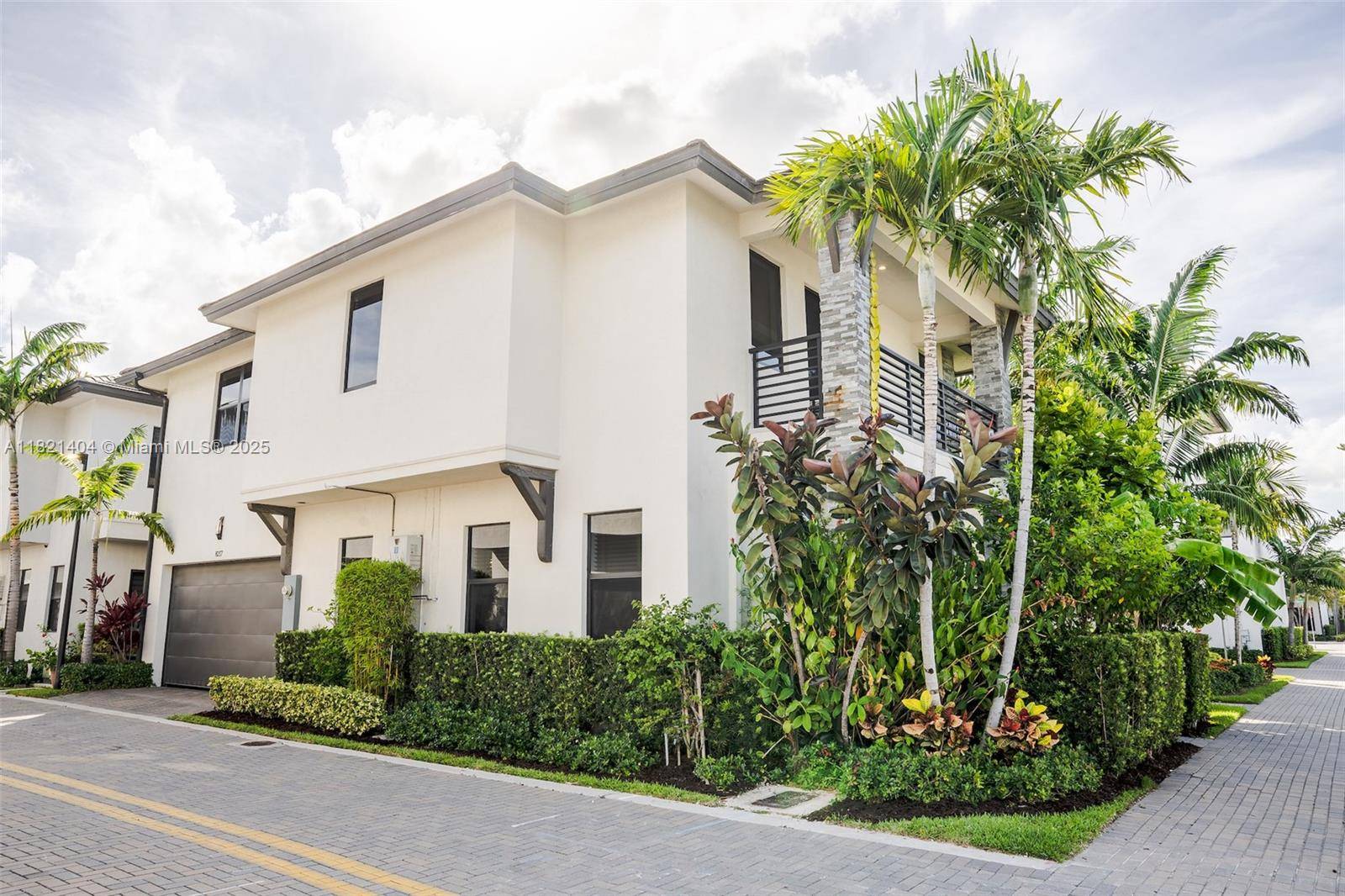Doral, FL 33166,8217 NW 46th St