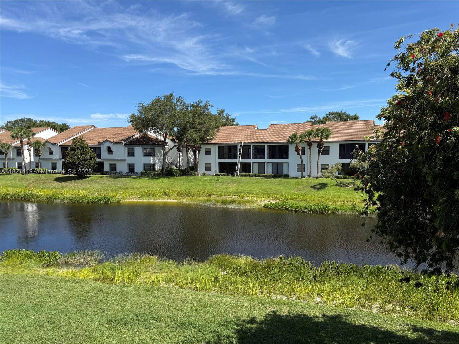 Boynton Beach, FL 33437,5283 Europa Dr #F