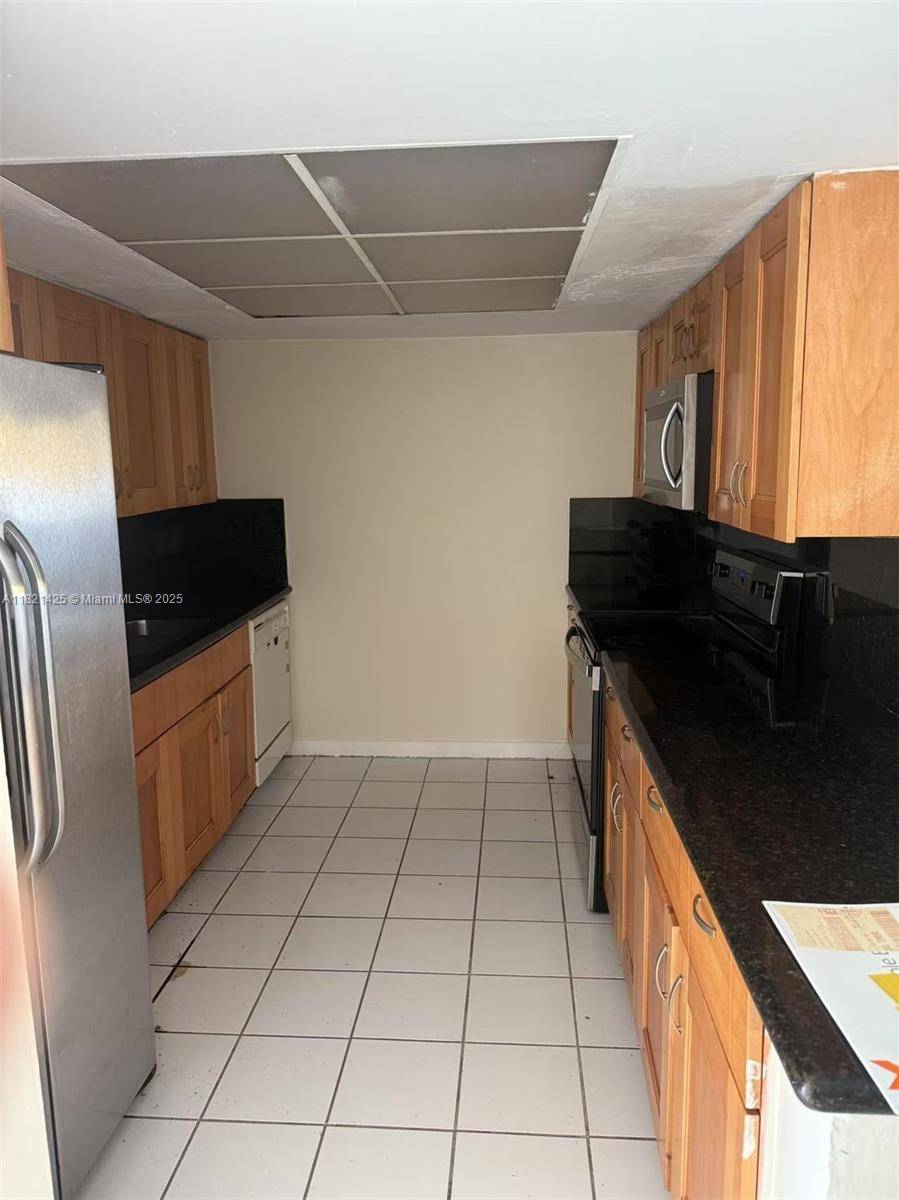 North Miami, FL 33181,13506 NE 20th Ct #13506