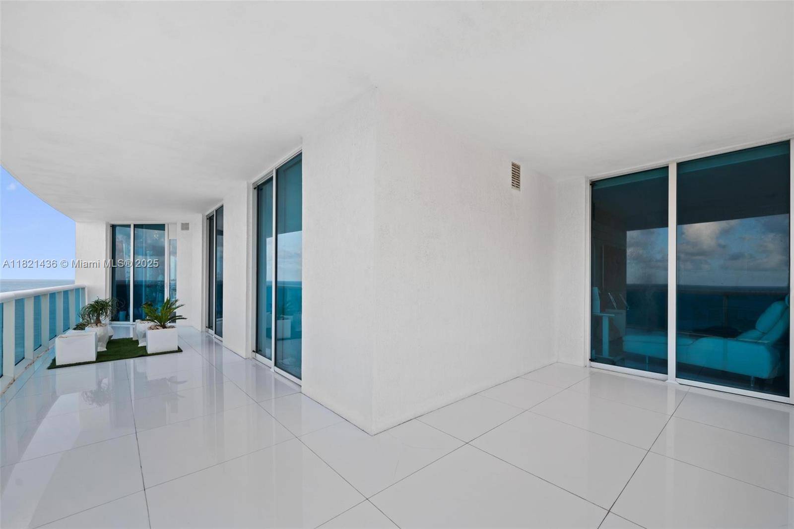 Hollywood, FL 33019,2711 S Ocean Dr #1202