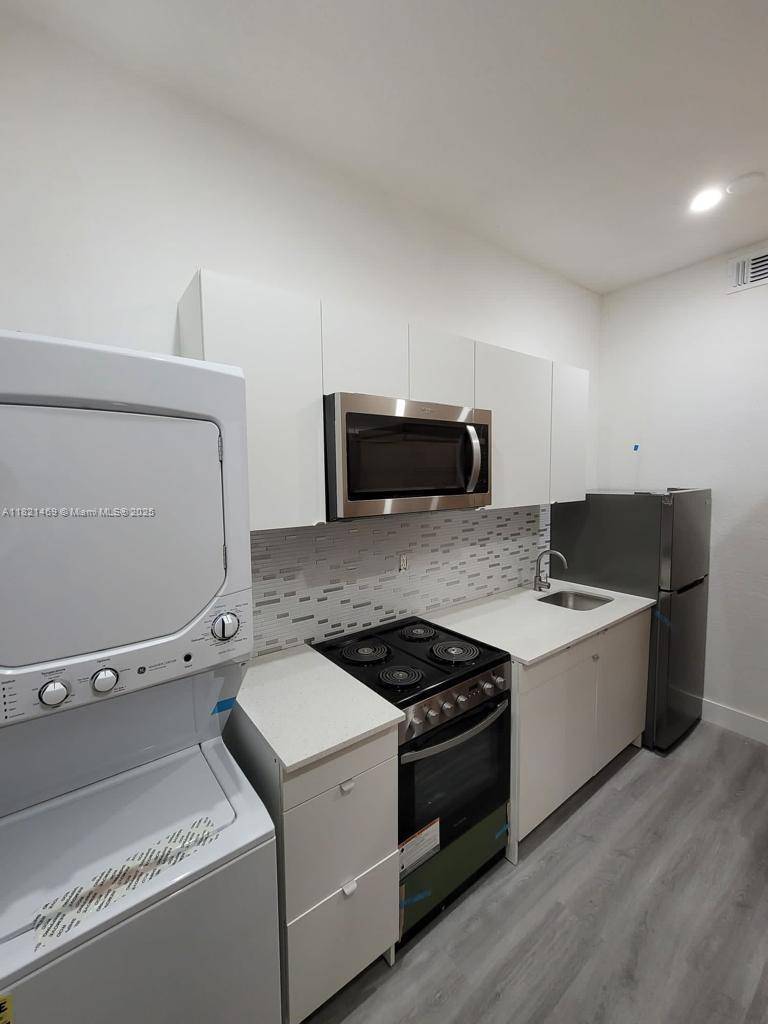 Miami, FL 33130,734 SW 4th St #8