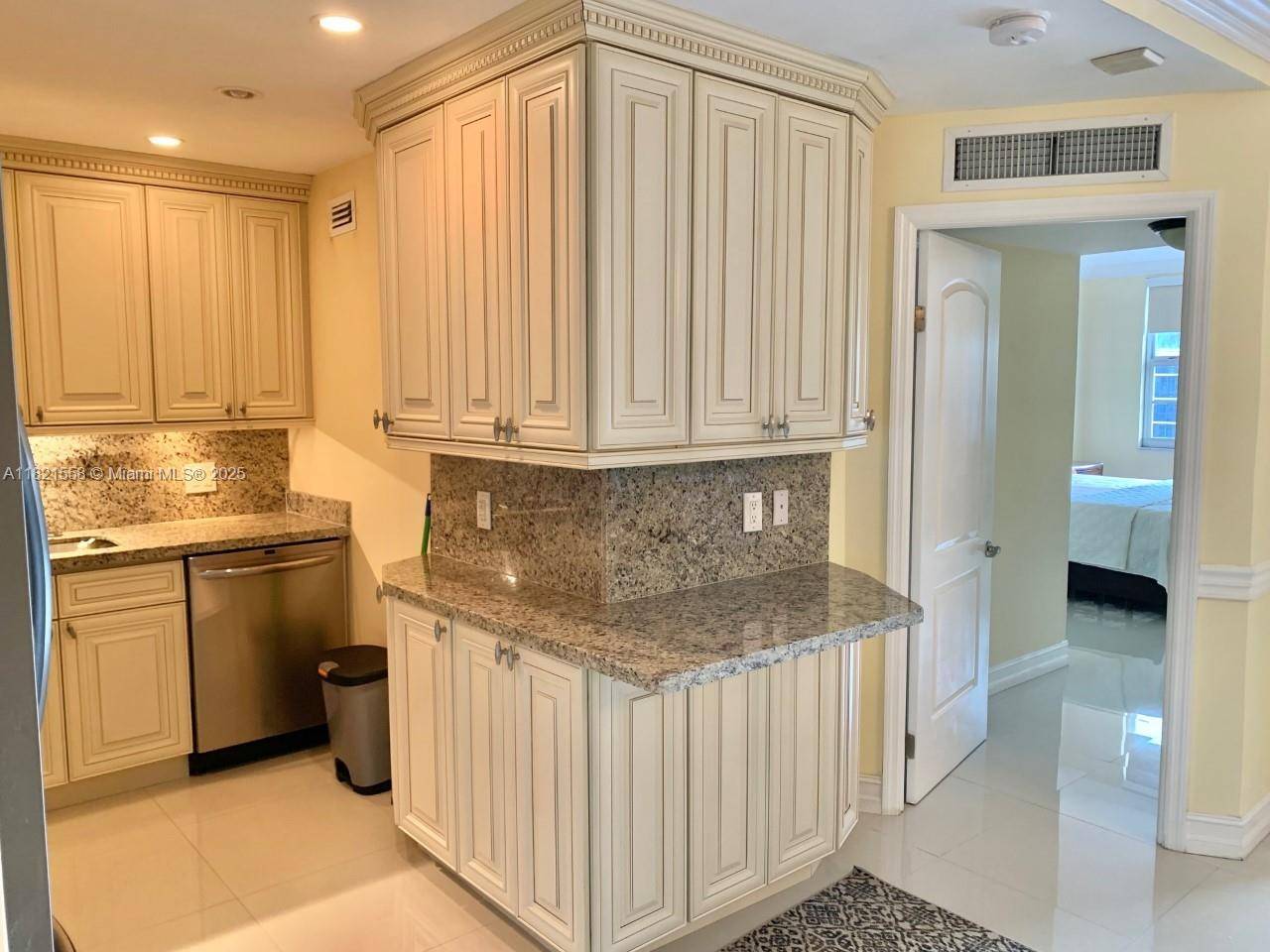 Hallandale Beach, FL 33009,1985 S Ocean Dr #5C