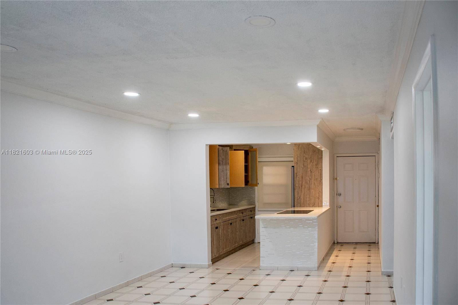 Hialeah Gardens, FL 33016,110 Royal Palm Rd #319