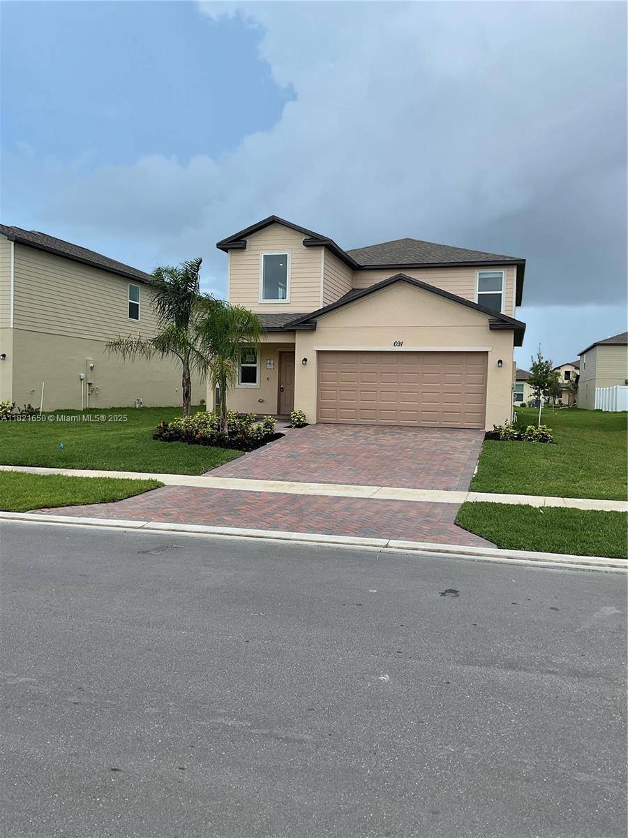 Fort Pierce, FL 34947,691 Carlyle Way