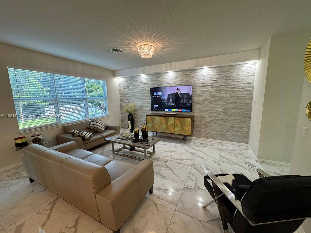 Hollywood, FL 33021,4334 Ficus St