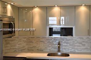 Hallandale Beach, FL 33009,1950 S Ocean Dr #16F