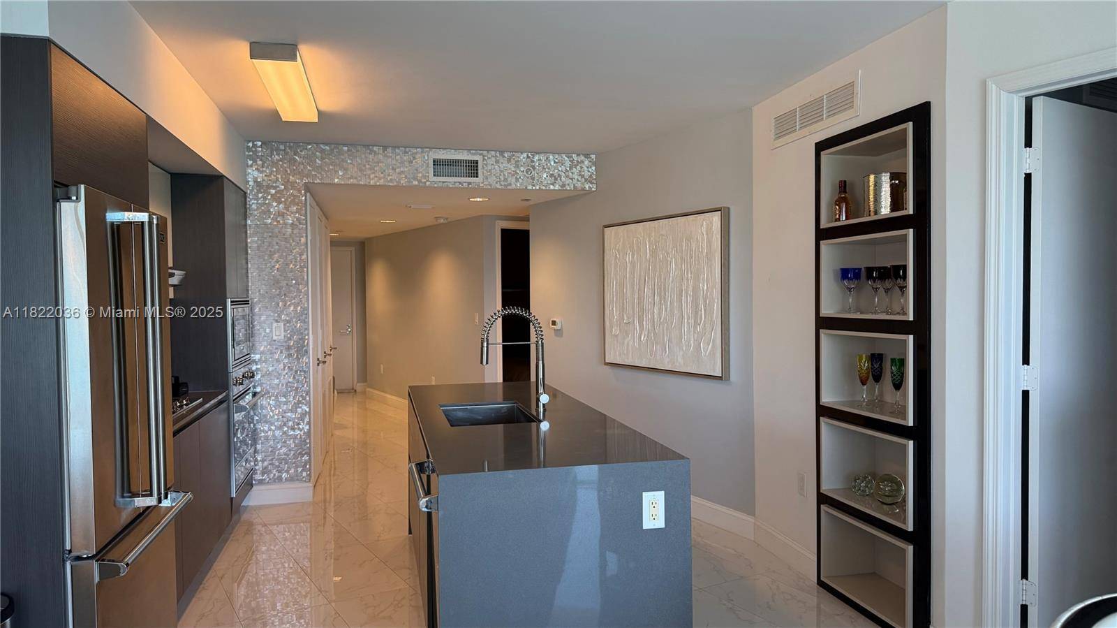 Bay Harbor Islands, FL 33154,9821 E Bay Harbor Dr #903