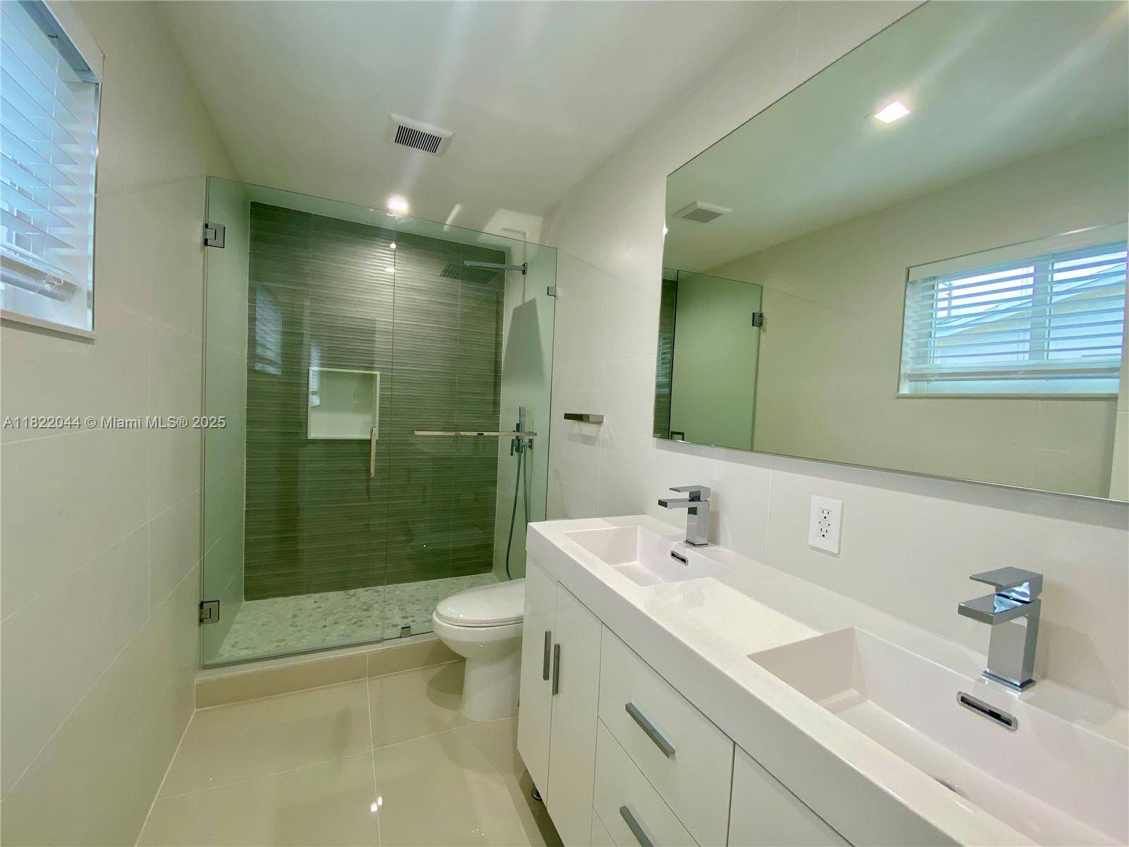 Hollywood, FL 33019,1321 Garfield St