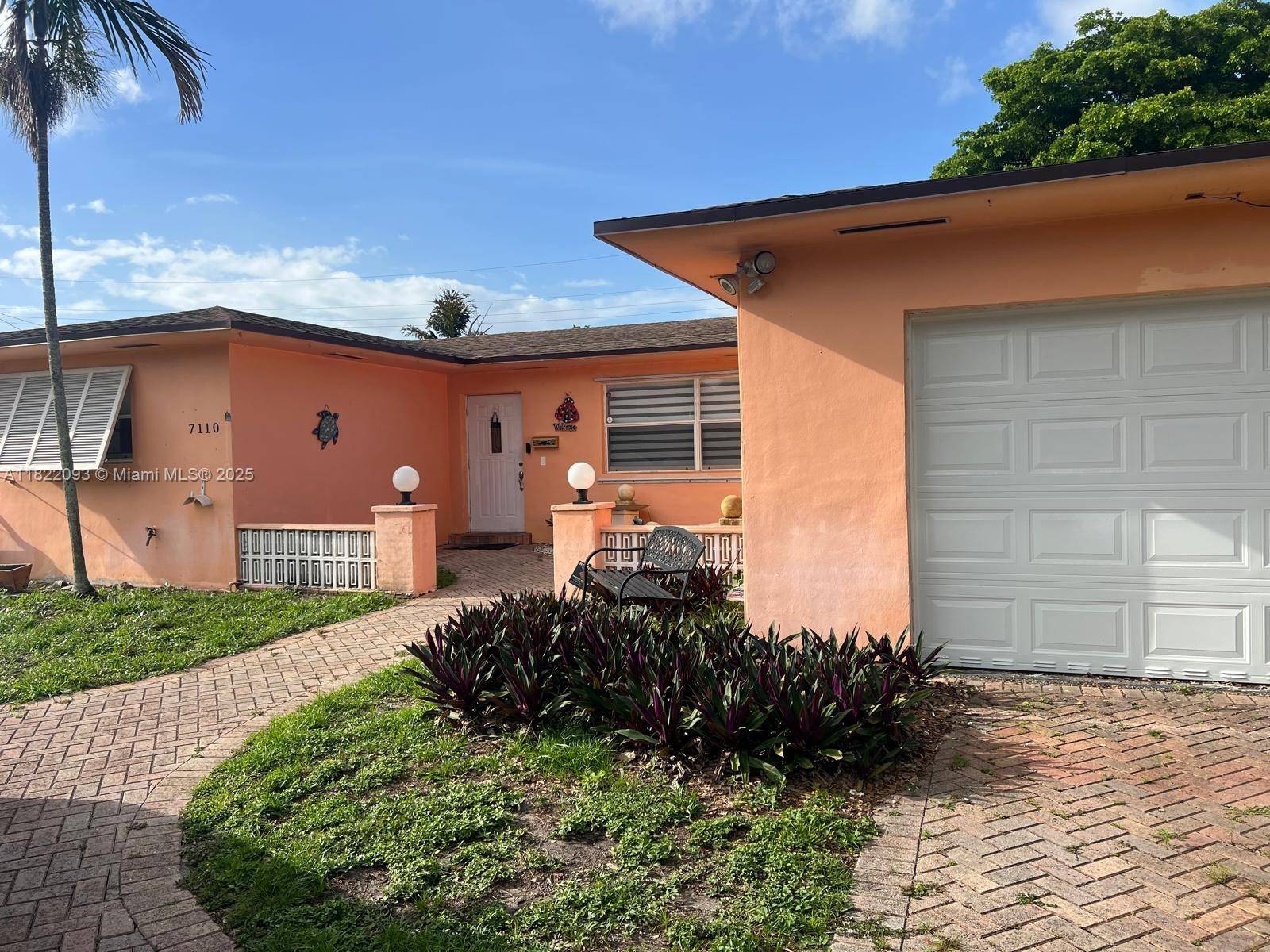 Pembroke Pines, FL 33023,7110 SW 11th St