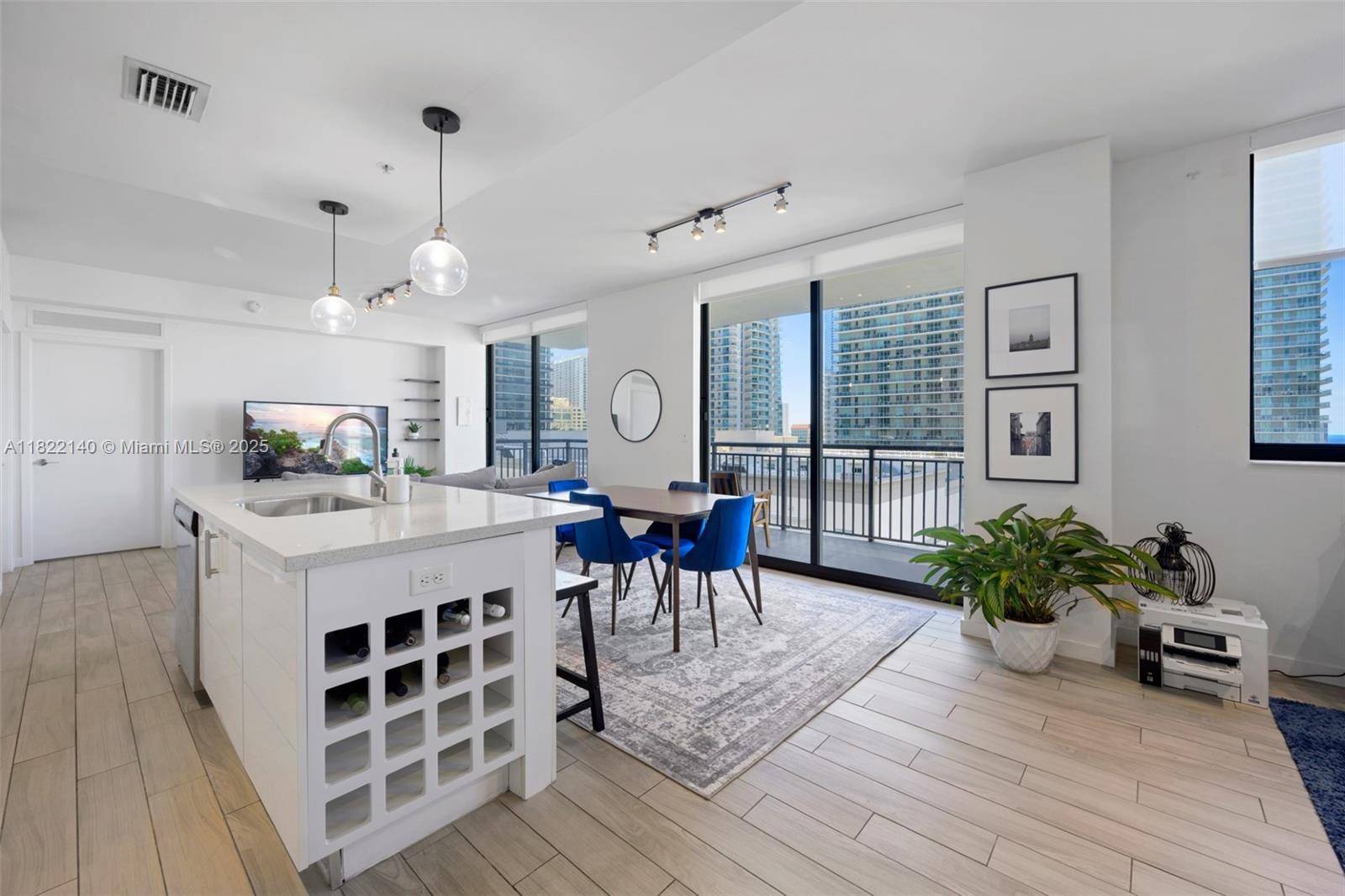 Miami, FL 33130,999 SW 1st Ave #1603