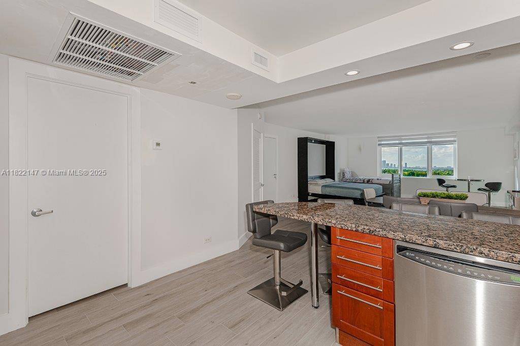 Miami Beach, FL 33139,2301 Collins Ave #1531