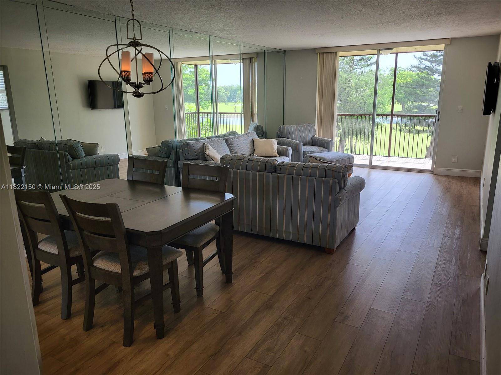 Davie, FL 33328,3150 W Rolling Hills Cir #310