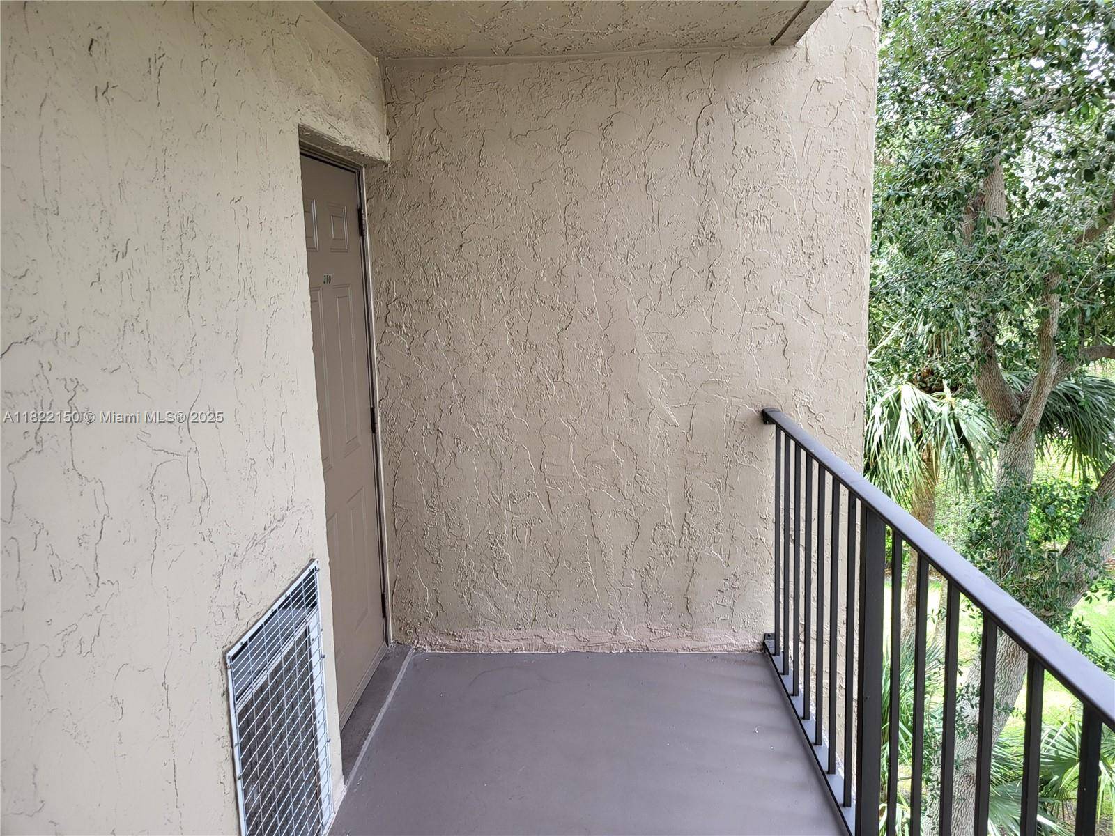Davie, FL 33328,3150 W Rolling Hills Cir #310