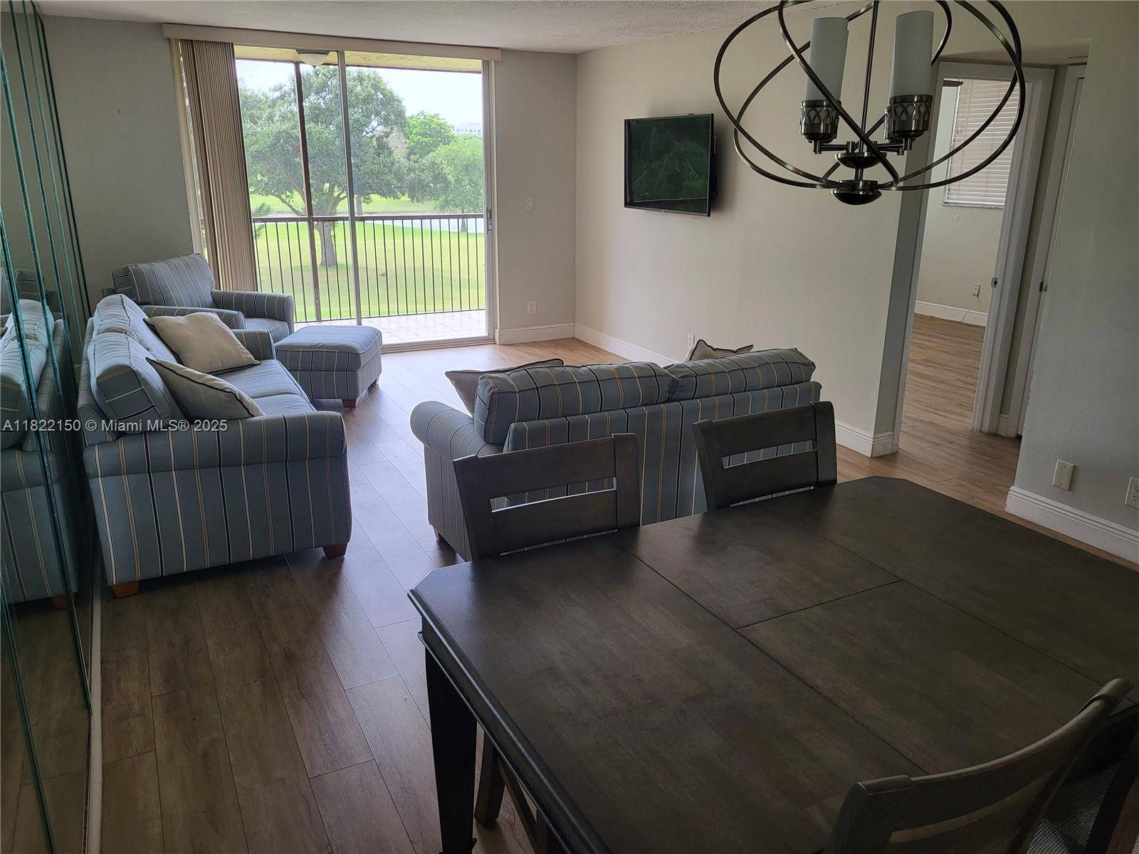 Davie, FL 33328,3150 W Rolling Hills Cir #310