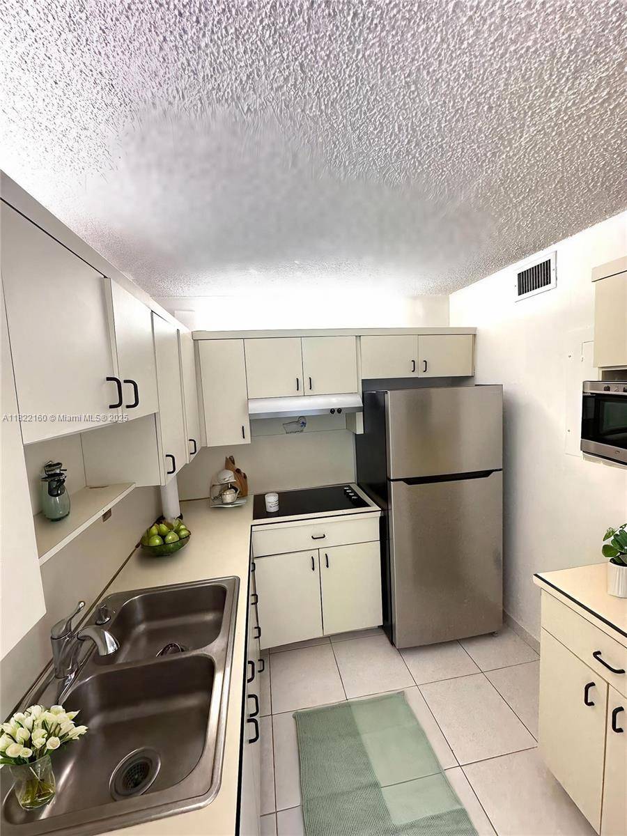 Hialeah, FL 33012,4675 W 18th Ct #801