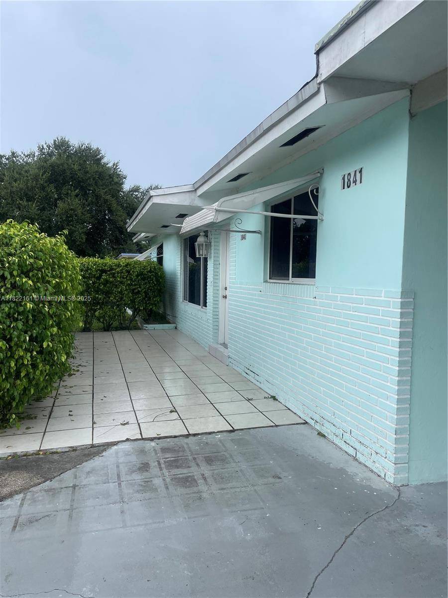 Fort Lauderdale, FL 33317,1841 SW 42nd Ter