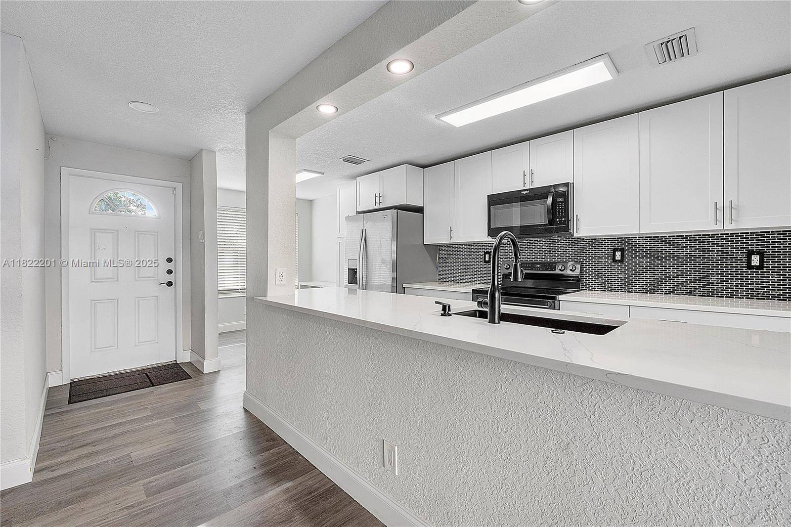 Plantation, FL 33324,8239 NW 8th St #3