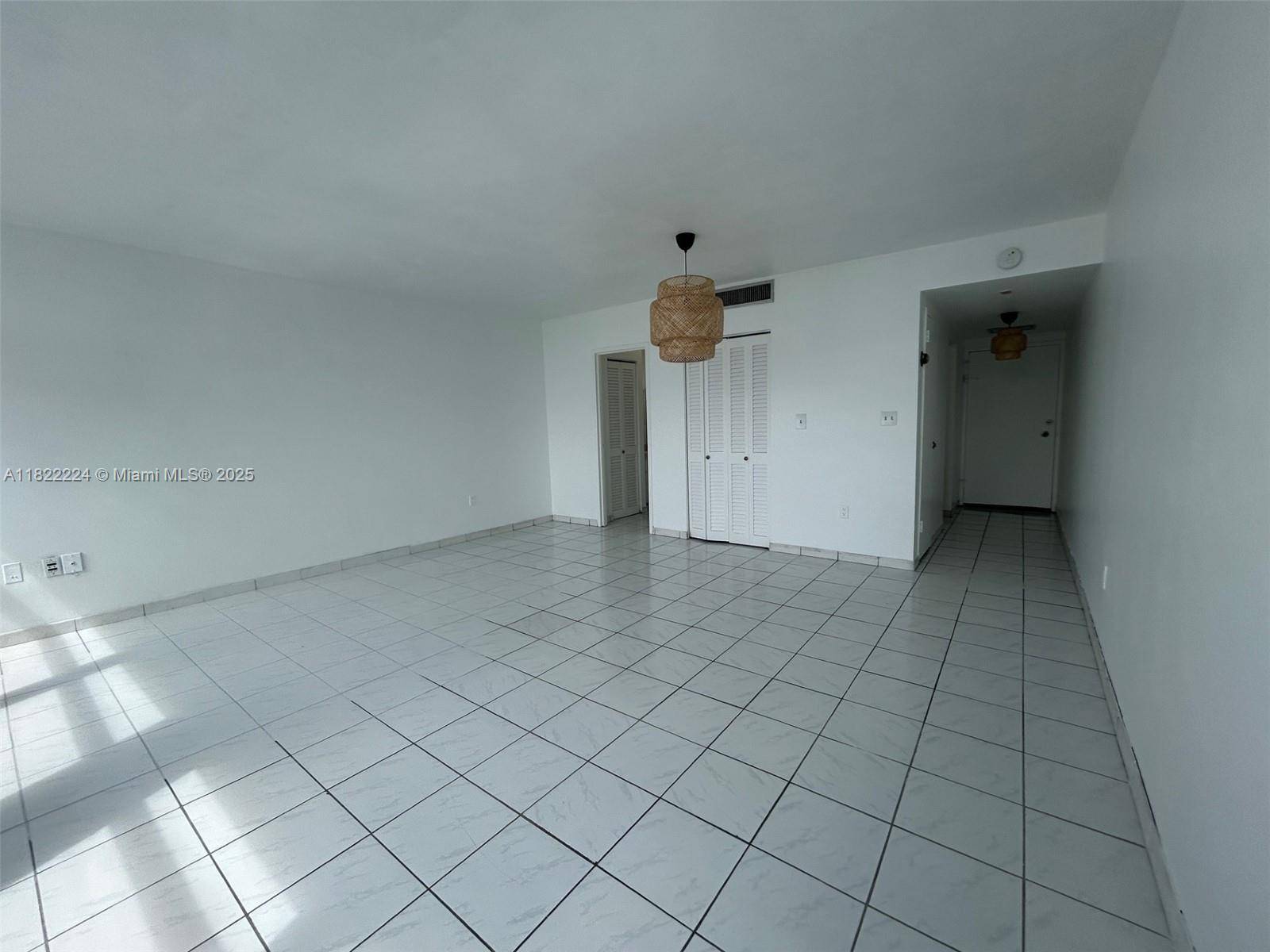 Miami Beach, FL 33140,2899 Collins Ave #1642