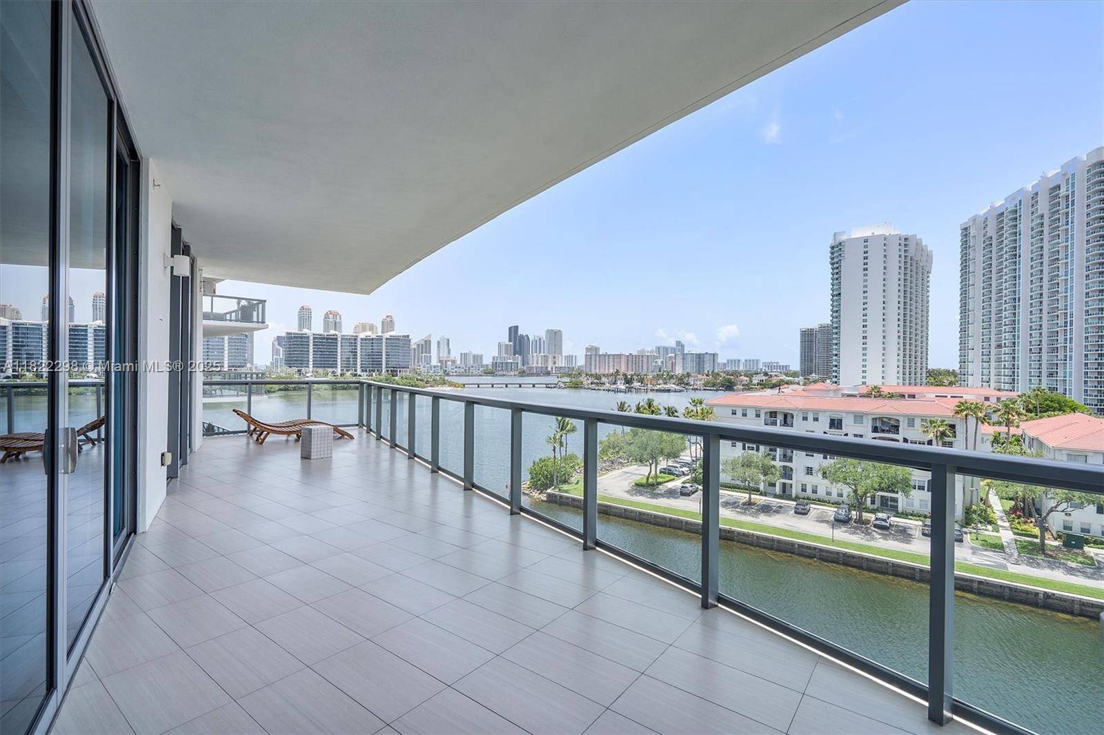 Aventura, FL 33180,3250 NE 188th St #608
