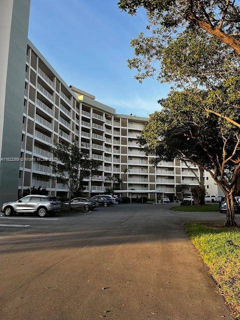 Pompano Beach, FL 33069,3090 N Course Dr #807