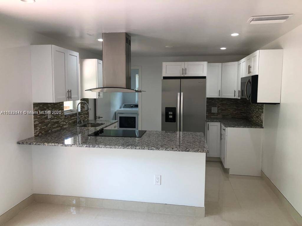 Fort Lauderdale, FL 33312,1121 SW 24th Ave #2