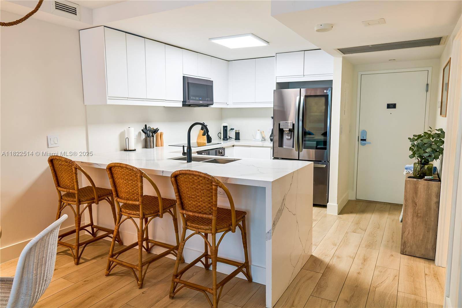 Miami Beach, FL 33139,2301 Collins Ave #329