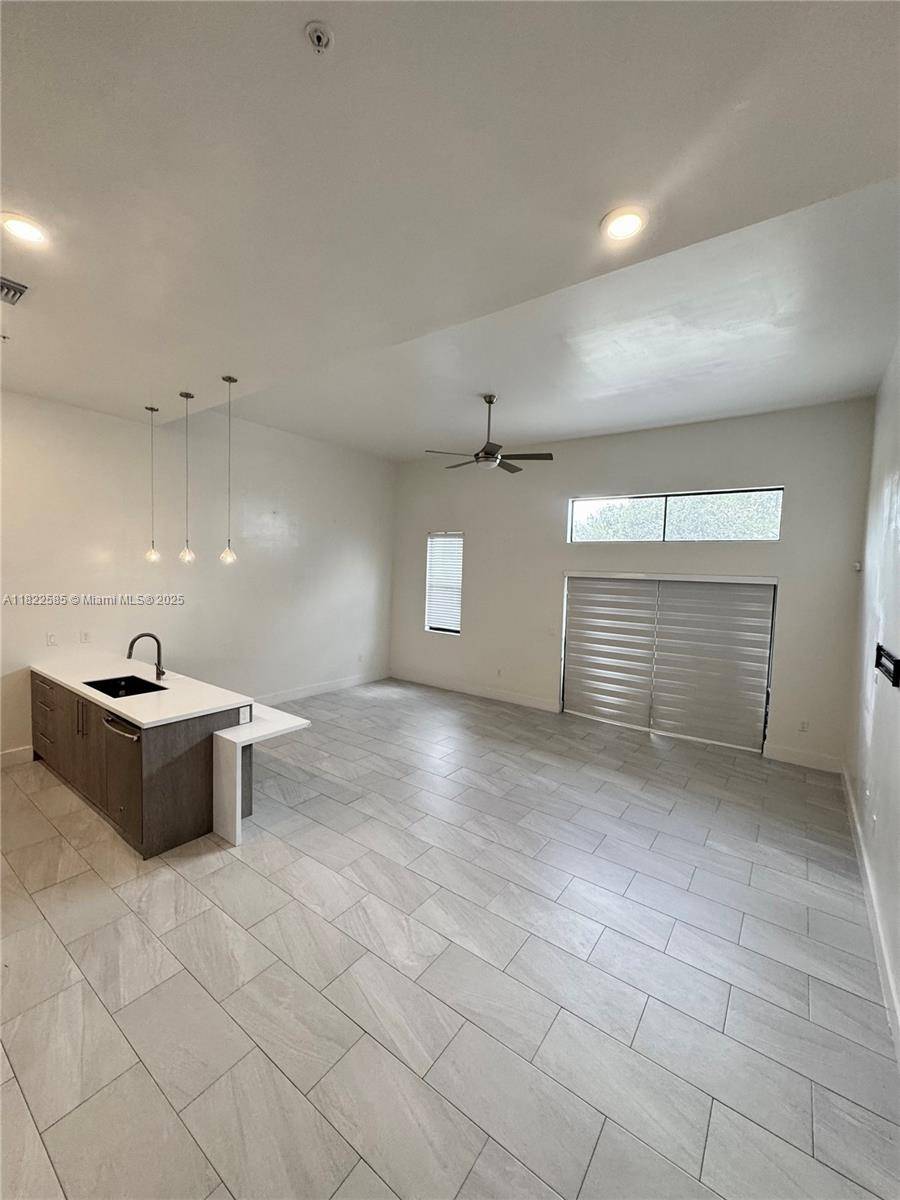 Plantation, FL 33317,891 NW 45th Ter