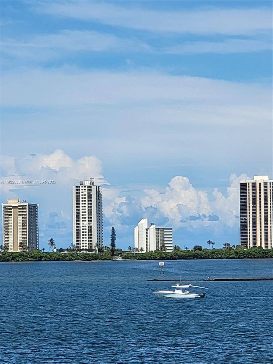 North Palm Beach, FL 33408,100 Shore Ct #310