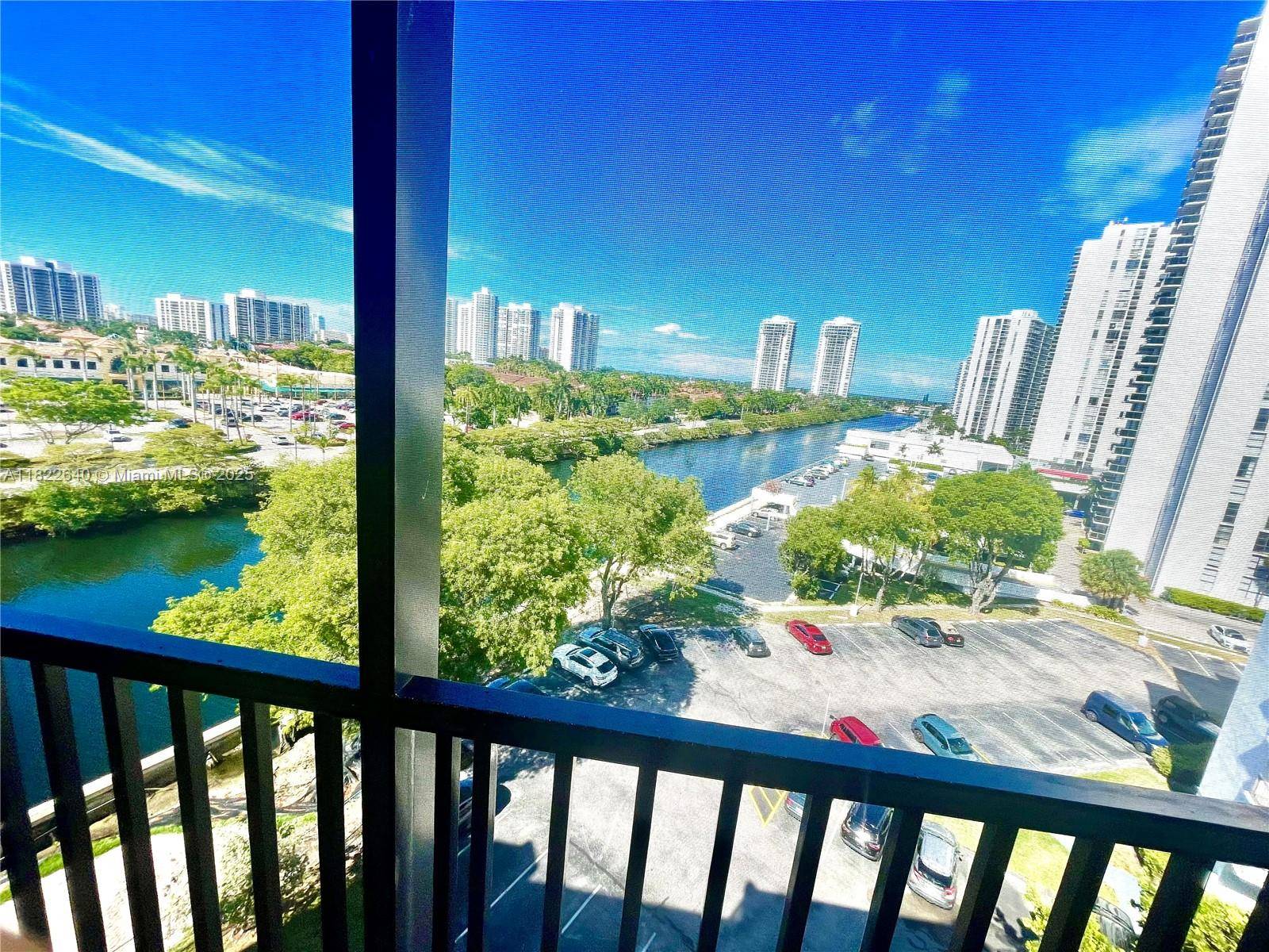Aventura, FL 33180,3475 N Country Club Dr #816