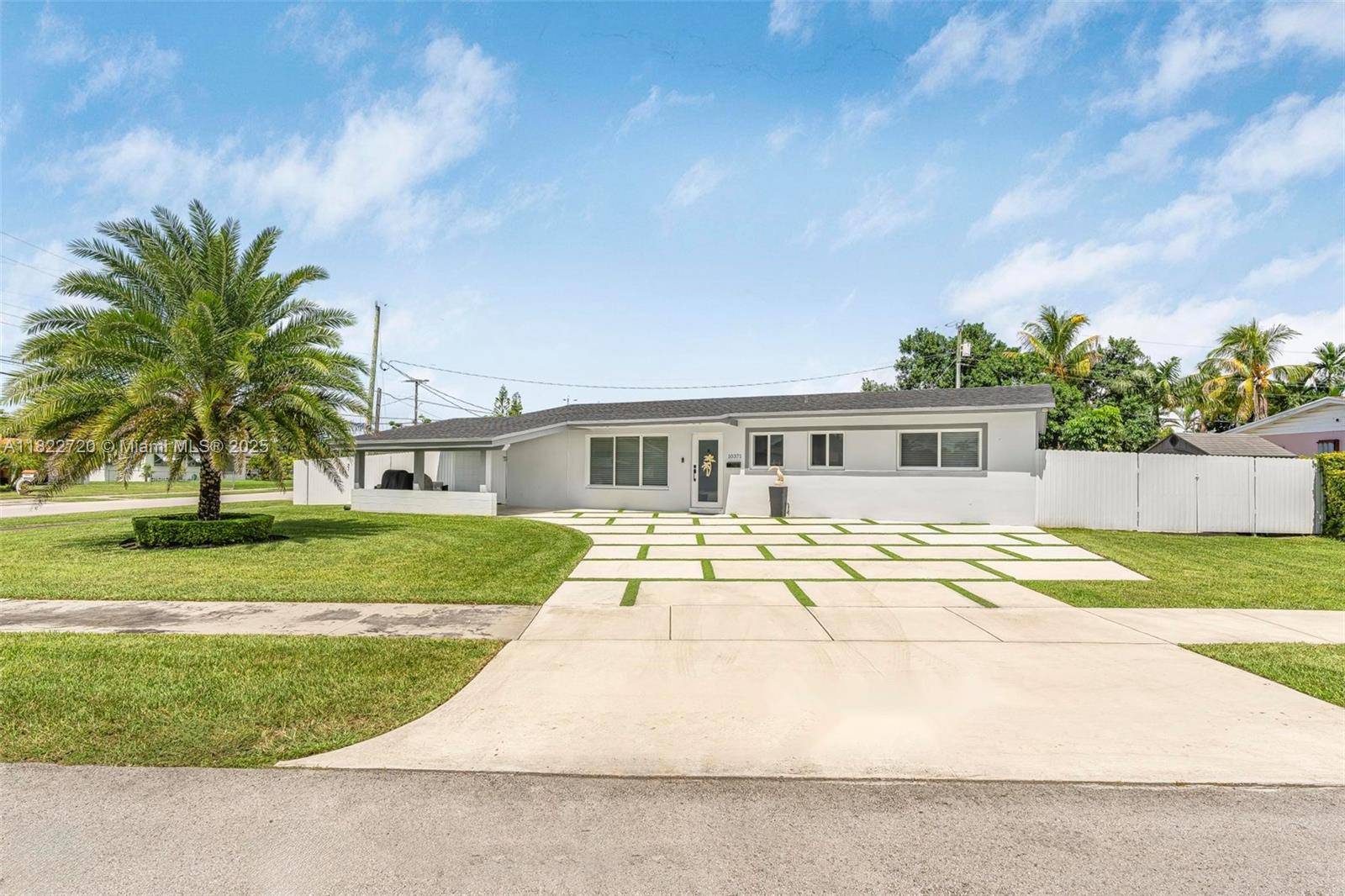 Miami, FL 33165,10371 SW 44th St