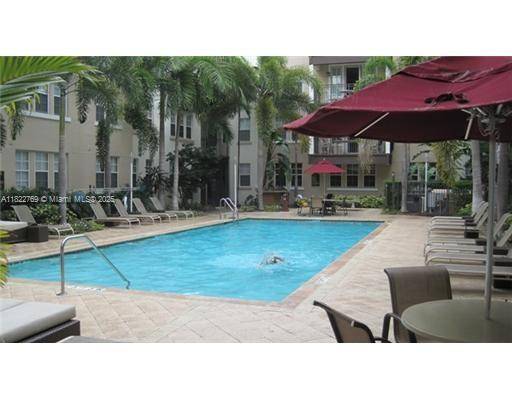 Fort Lauderdale, FL 33301,533 NE 3rd Ave #410
