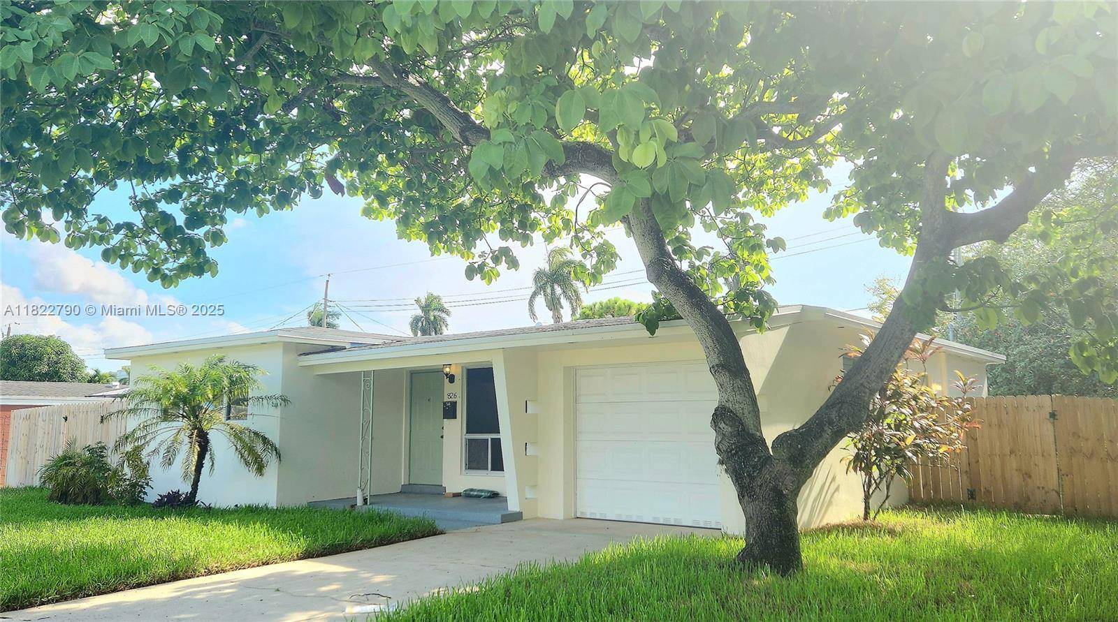 Hollywood, FL 33021,826 N 32nd Ct