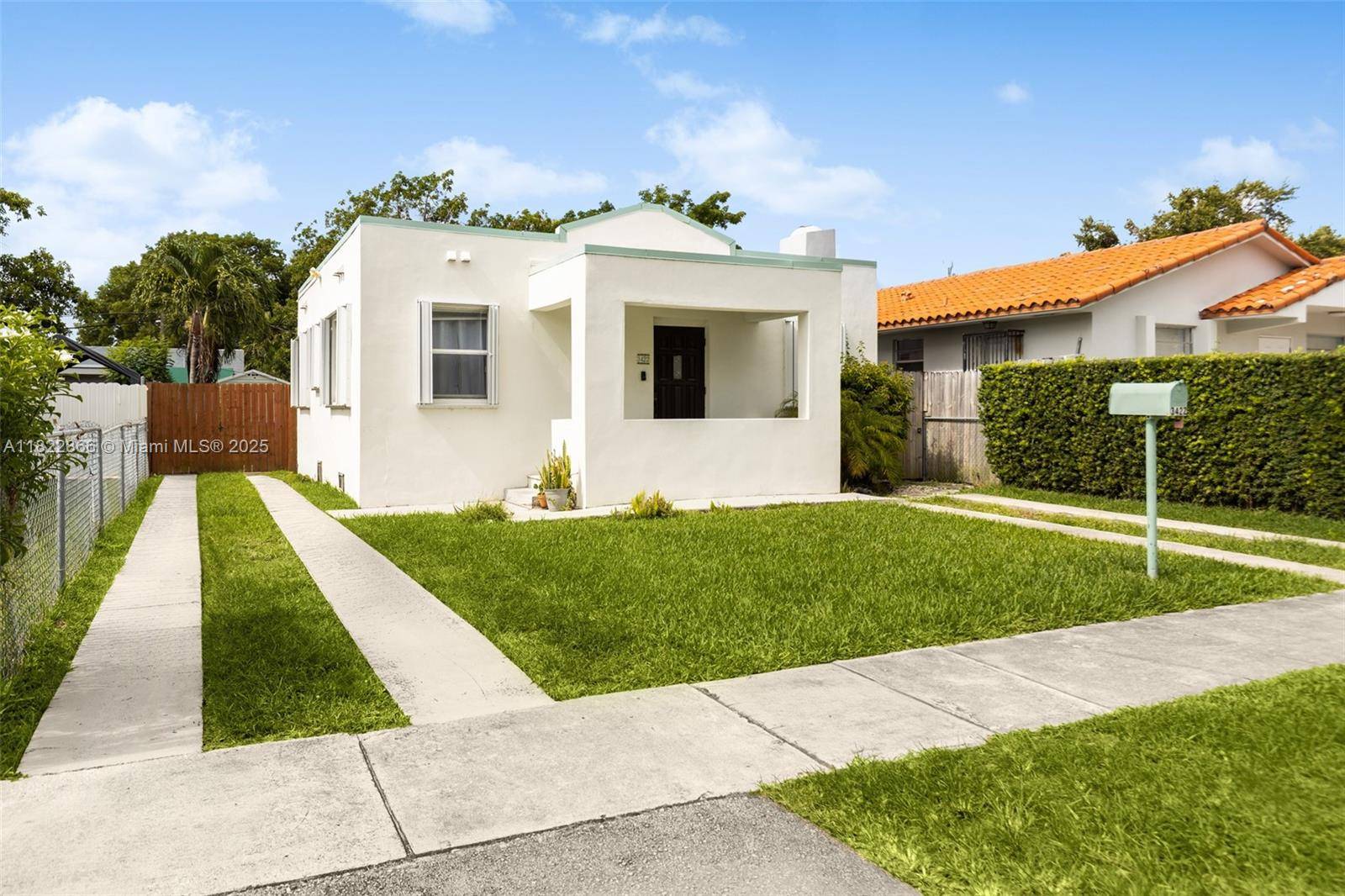 Miami, FL 33133,3422 SW 25th St
