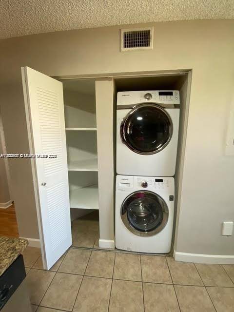 Coral Springs, FL 33067,5841 Riverside Dr #106A3