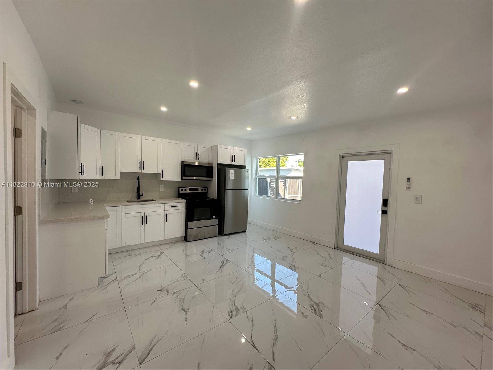 Hollywood, FL 33020,1700 Thomas St #1