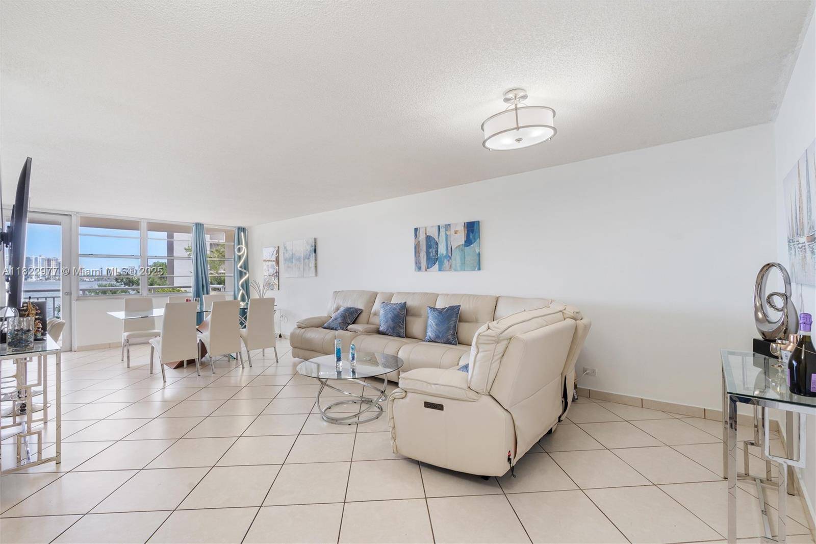 Sunny Isles Beach, FL 33160,251 174th St #218