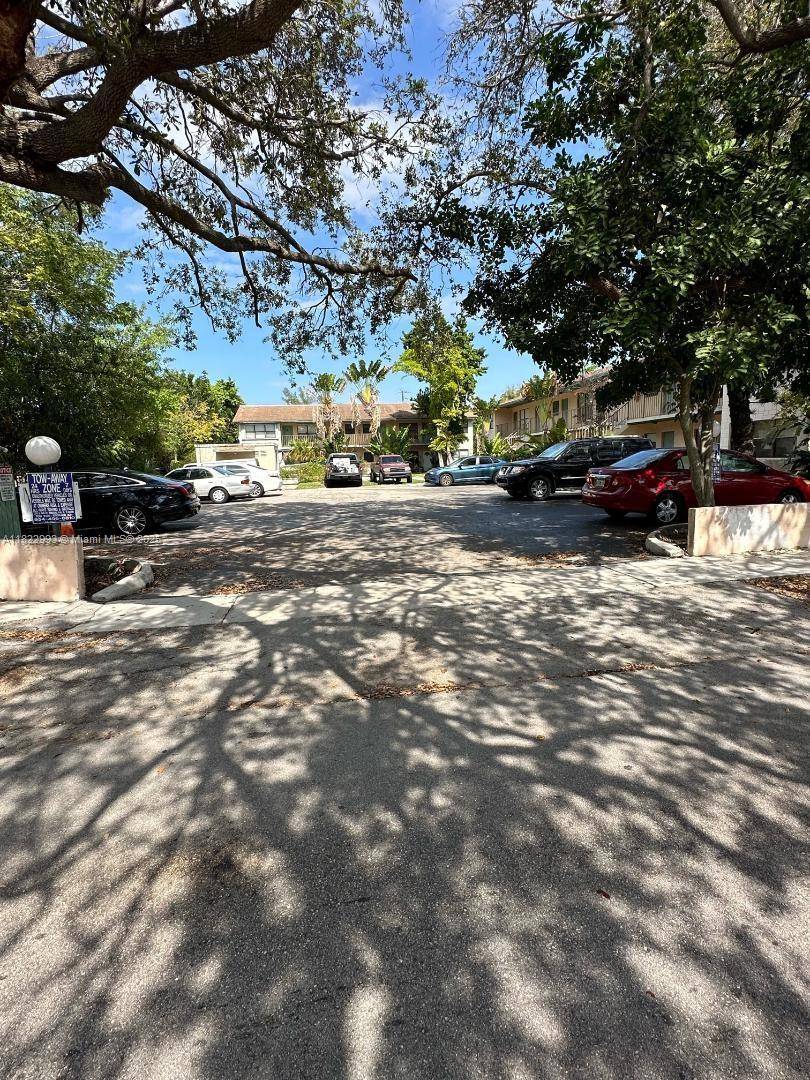 Hollywood, FL 33020,2225 Monroe St #B2