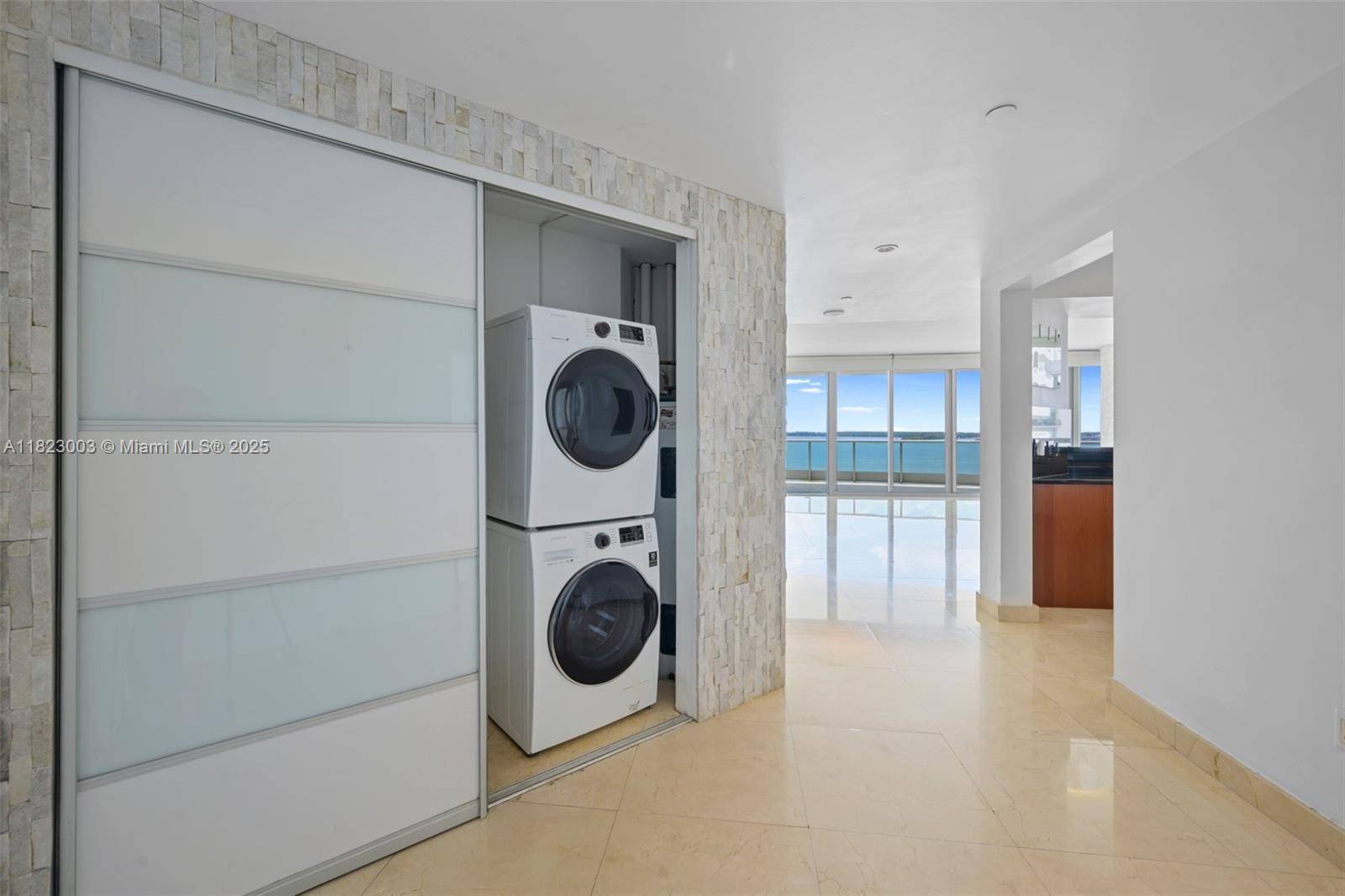 Miami, FL 33131,1331 Brickell Bay Dr #911