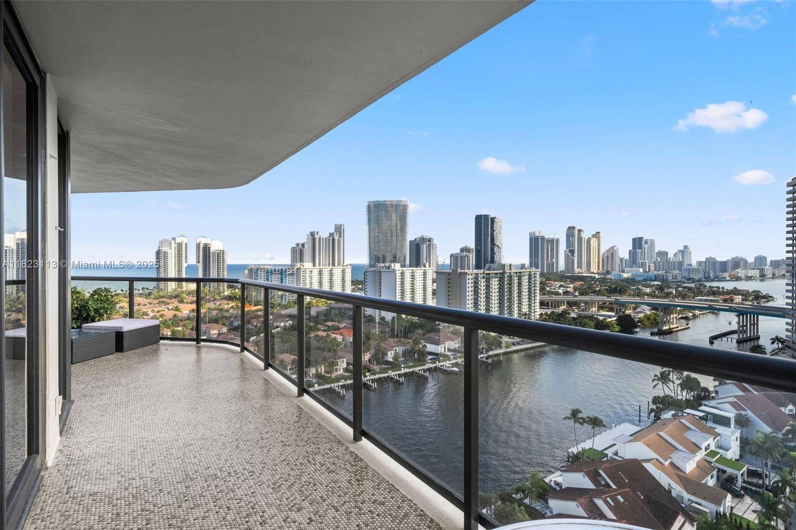 Aventura, FL 33180,19667 Turnberry Way #20B
