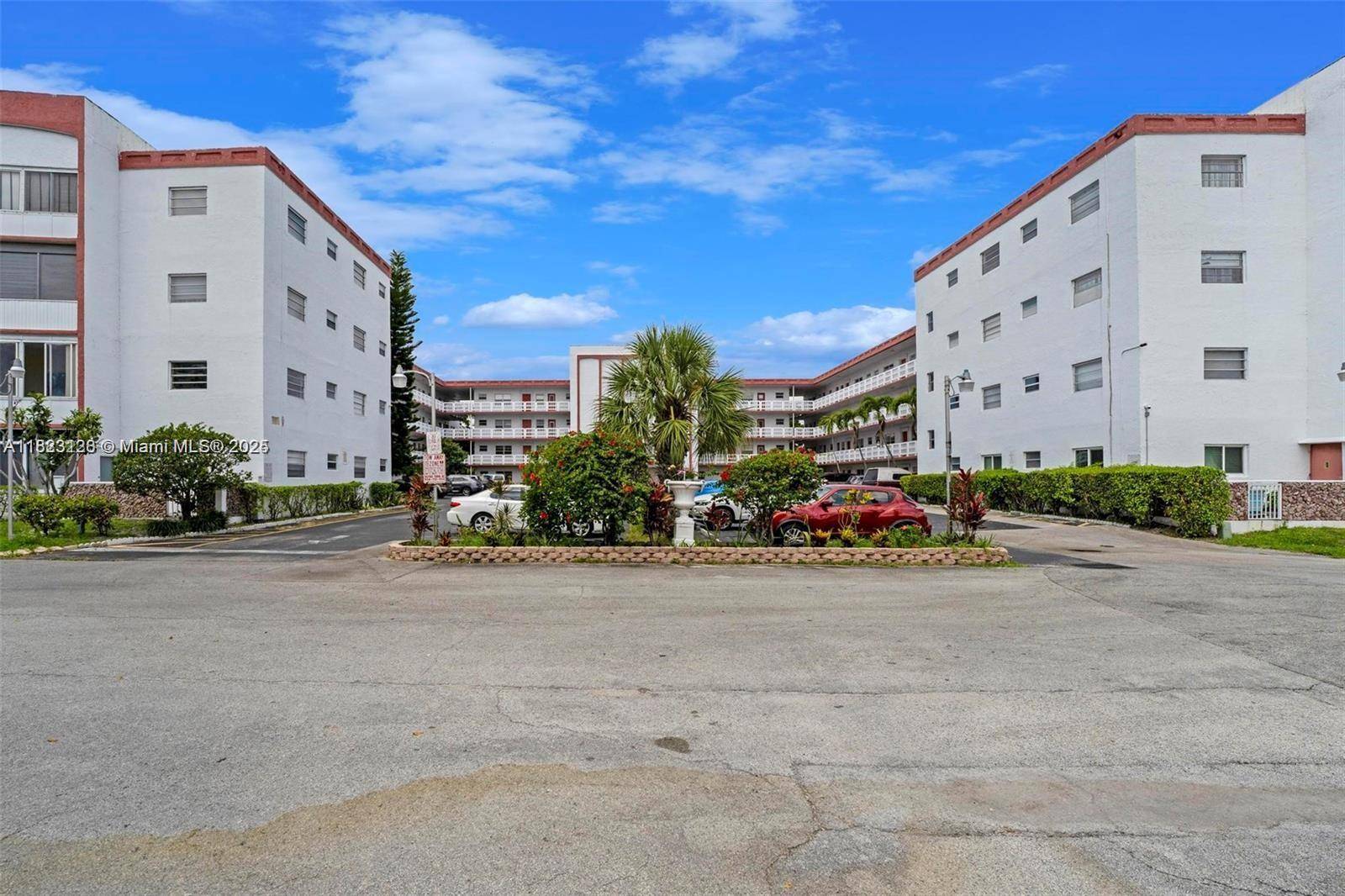 Lauderdale Lakes, FL 33319,4000 NW 44th Ave #203