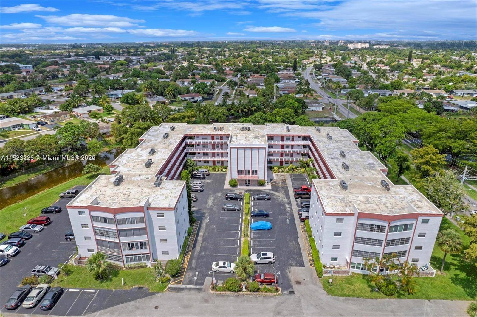 Lauderdale Lakes, FL 33319,4000 NW 44th Ave #203