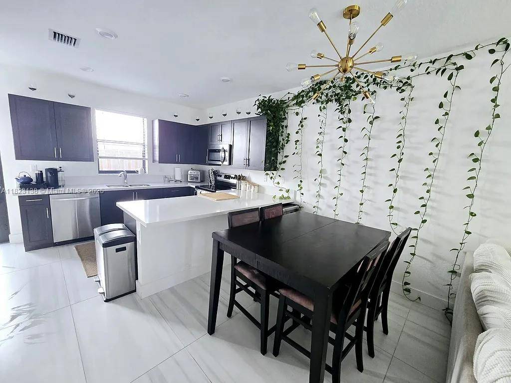 Fort Lauderdale, FL 33312,518 SW 19th Way