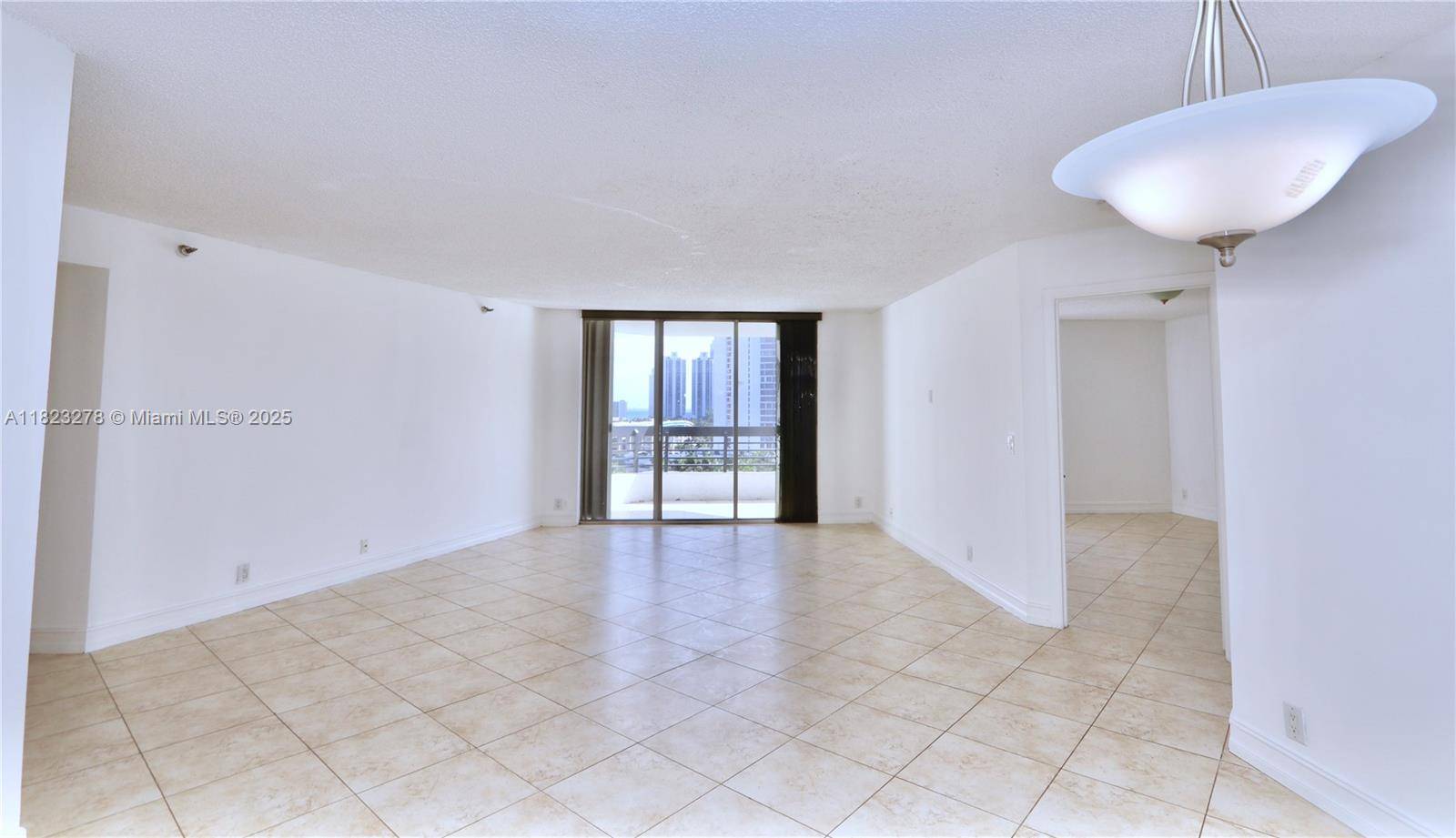 Aventura, FL 33180,3500 Mystic Pointe Dr #1207
