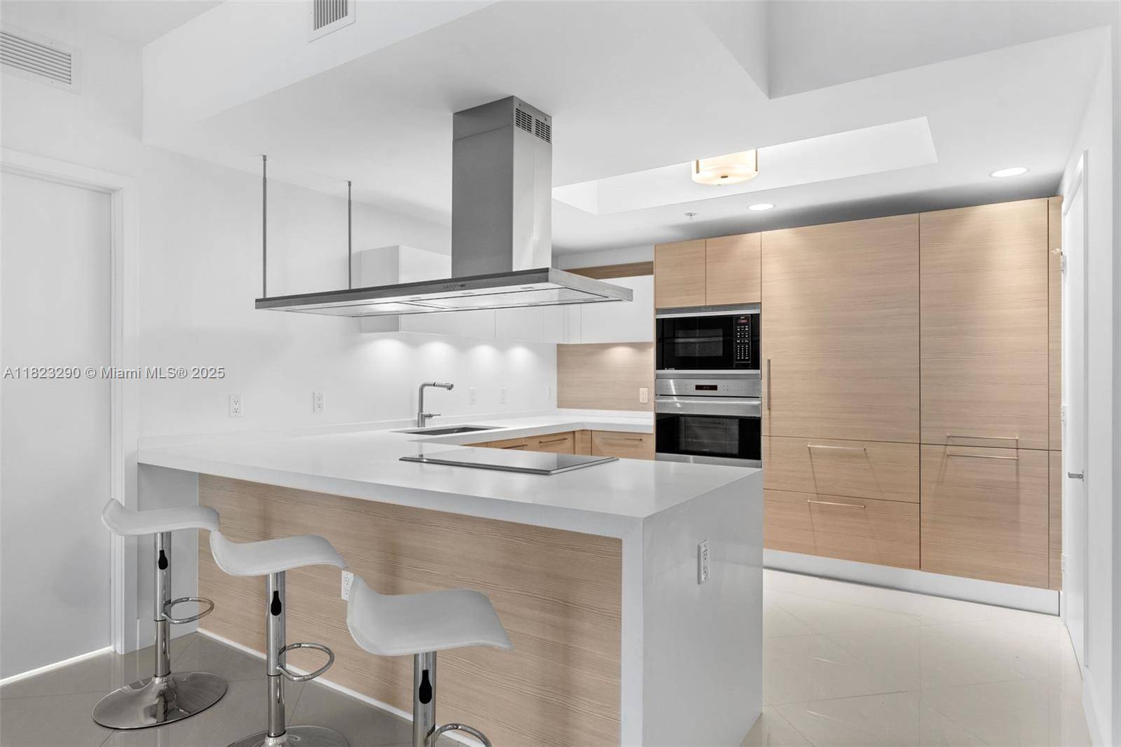 North Miami Beach, FL 33160,17301 Biscayne Blvd #1704