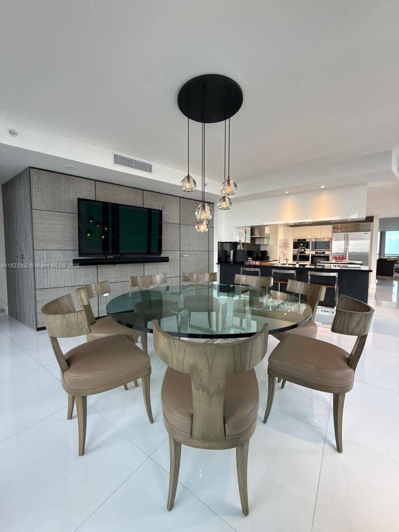 Sunny Isles Beach, FL 33160,17121 Collins Ave #3701