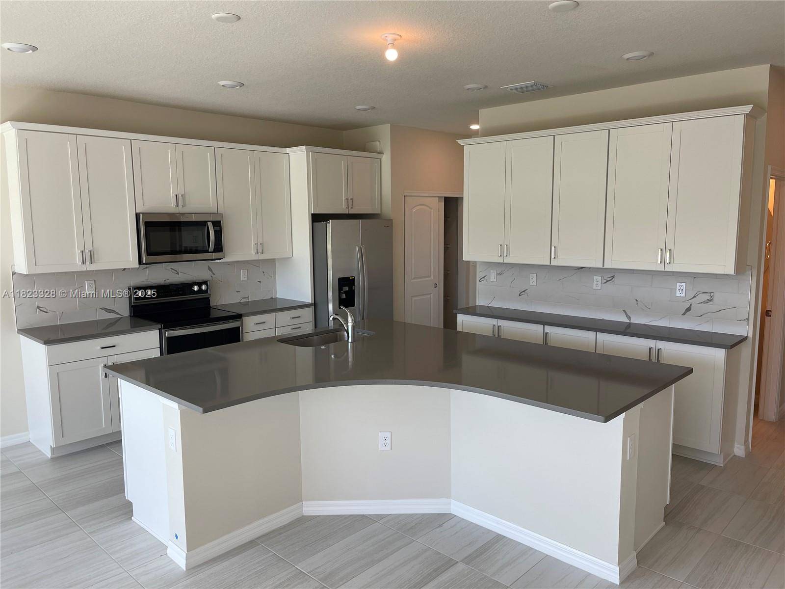 Oakland Park, FL 33309,2112 S Appleton Cir S #2112