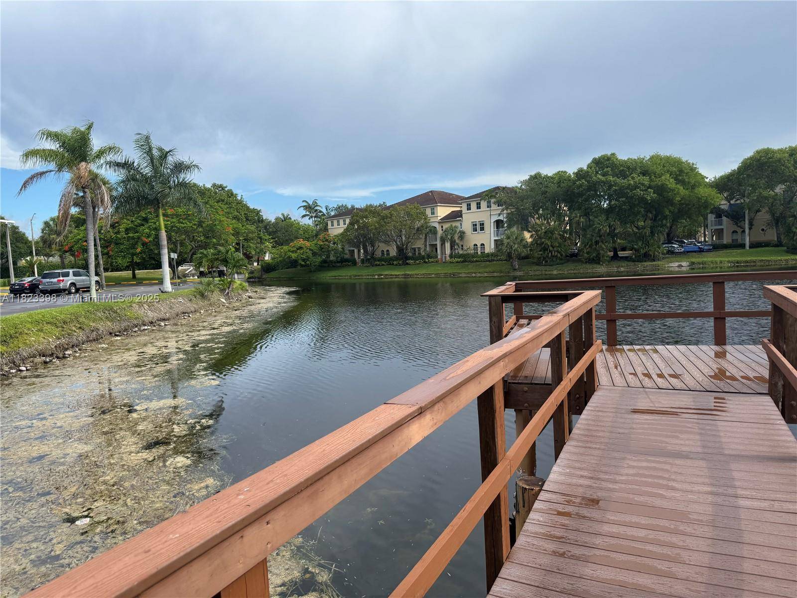 Plantation, FL 33324,250 Jacaranda Dr #309