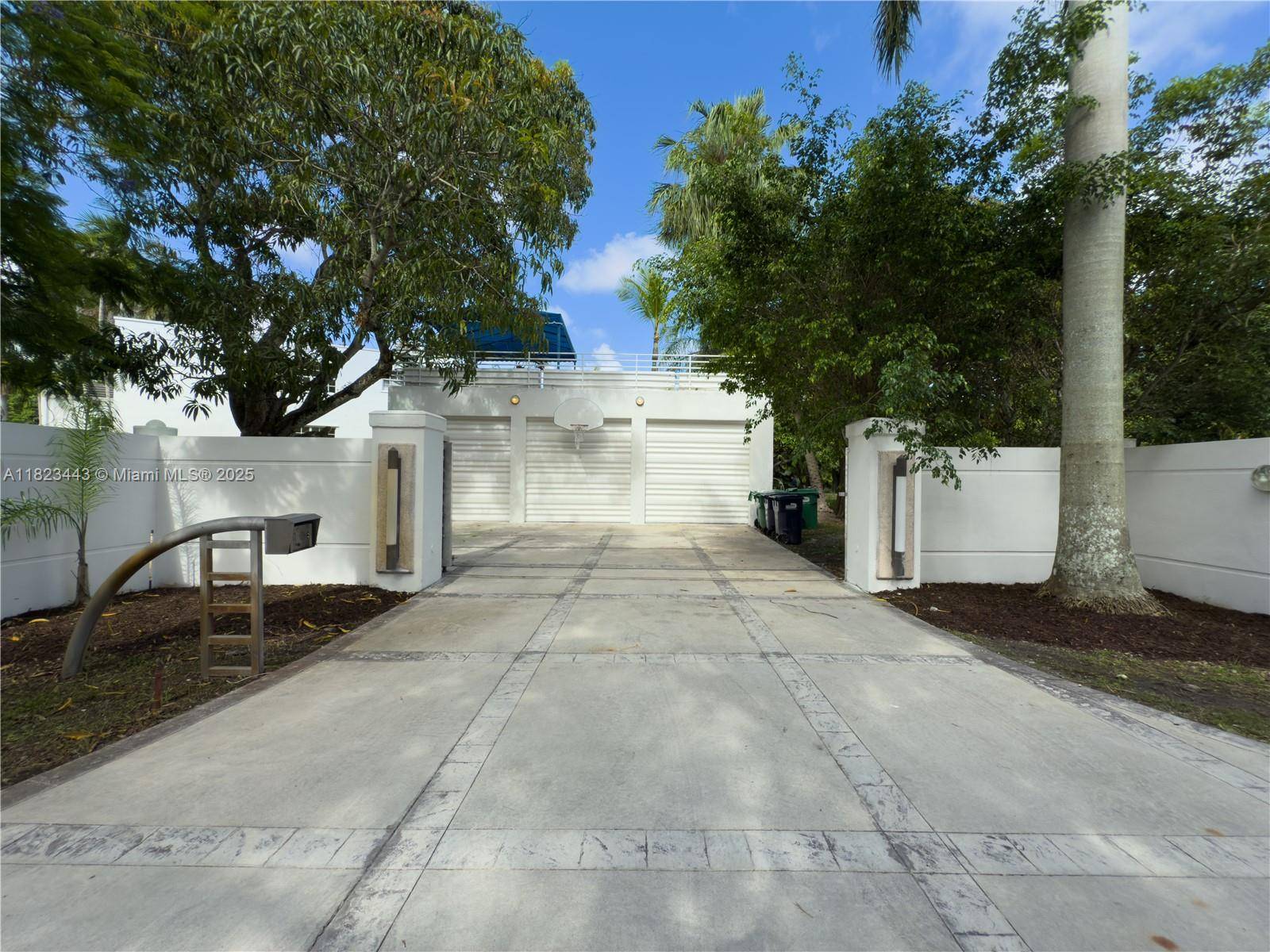 Miami, FL 33156,8390 SW 94th St