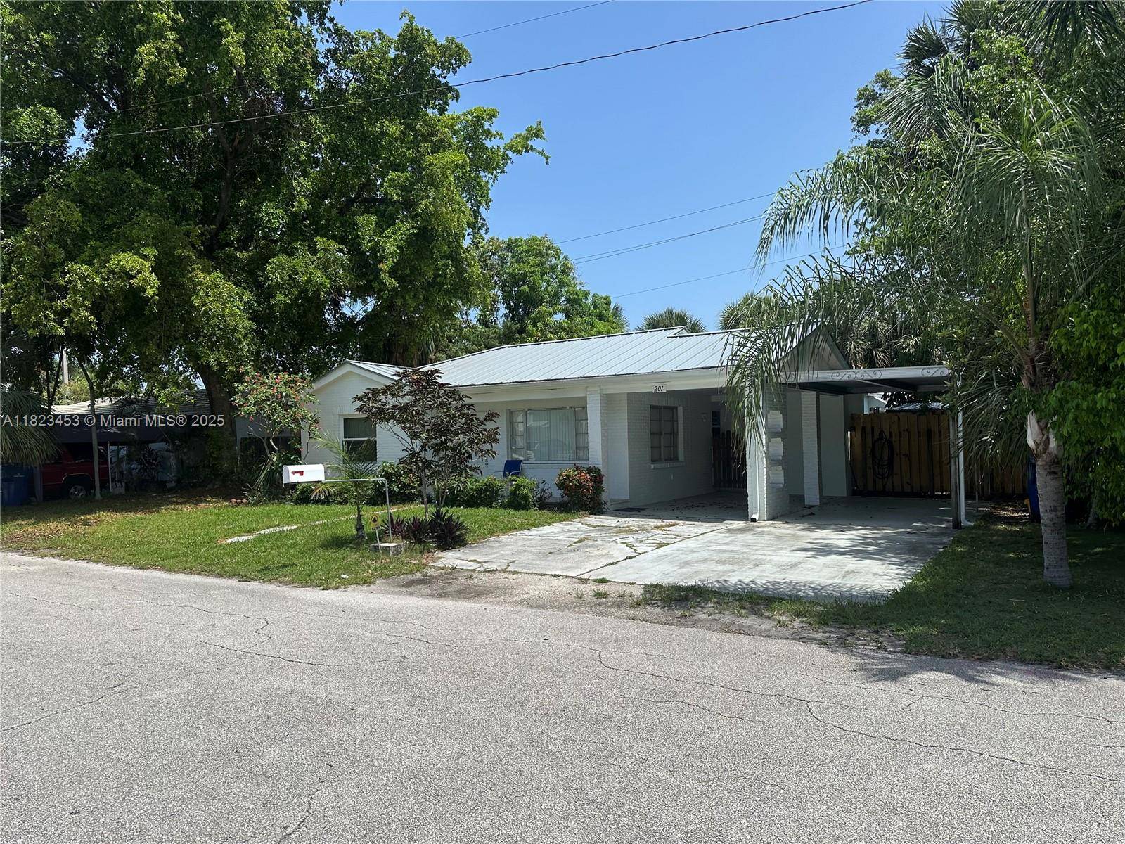 Riviera Beach, FL 33404,201 E 28th St #0