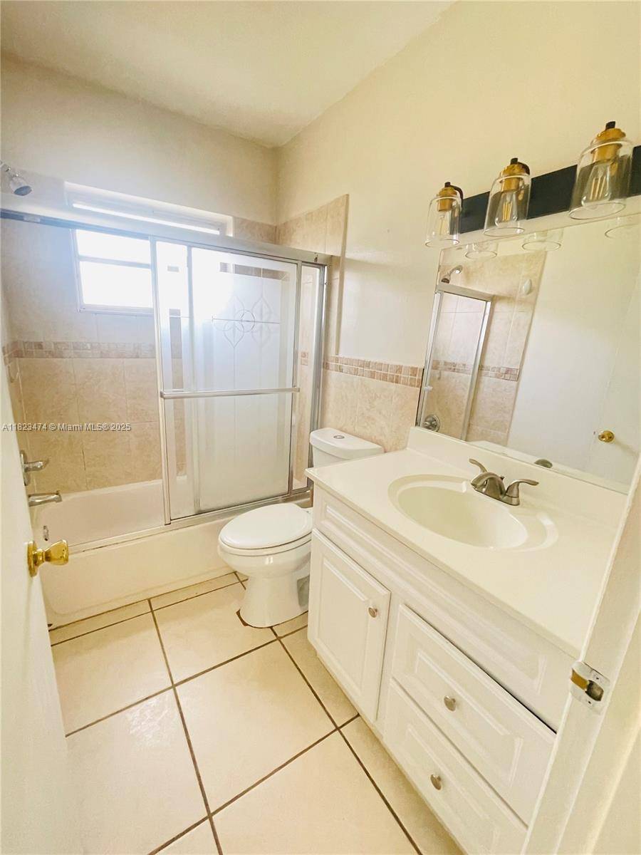 Hallandale Beach, FL 33009,1420 Atlantic Shores Blvd #130
